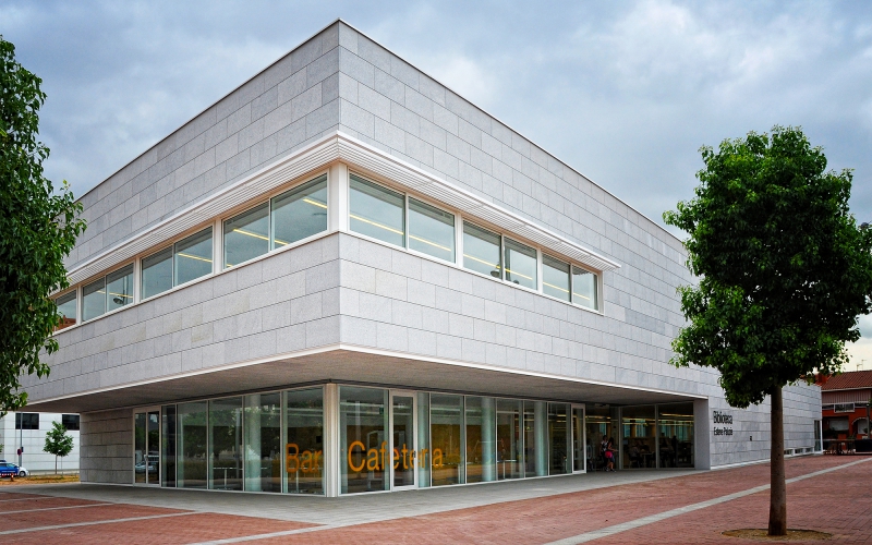 CONSTRUCTION OF THE ESTEVE PALUZIE LIBRARY IN BARBERÀ DEL VALLÈS